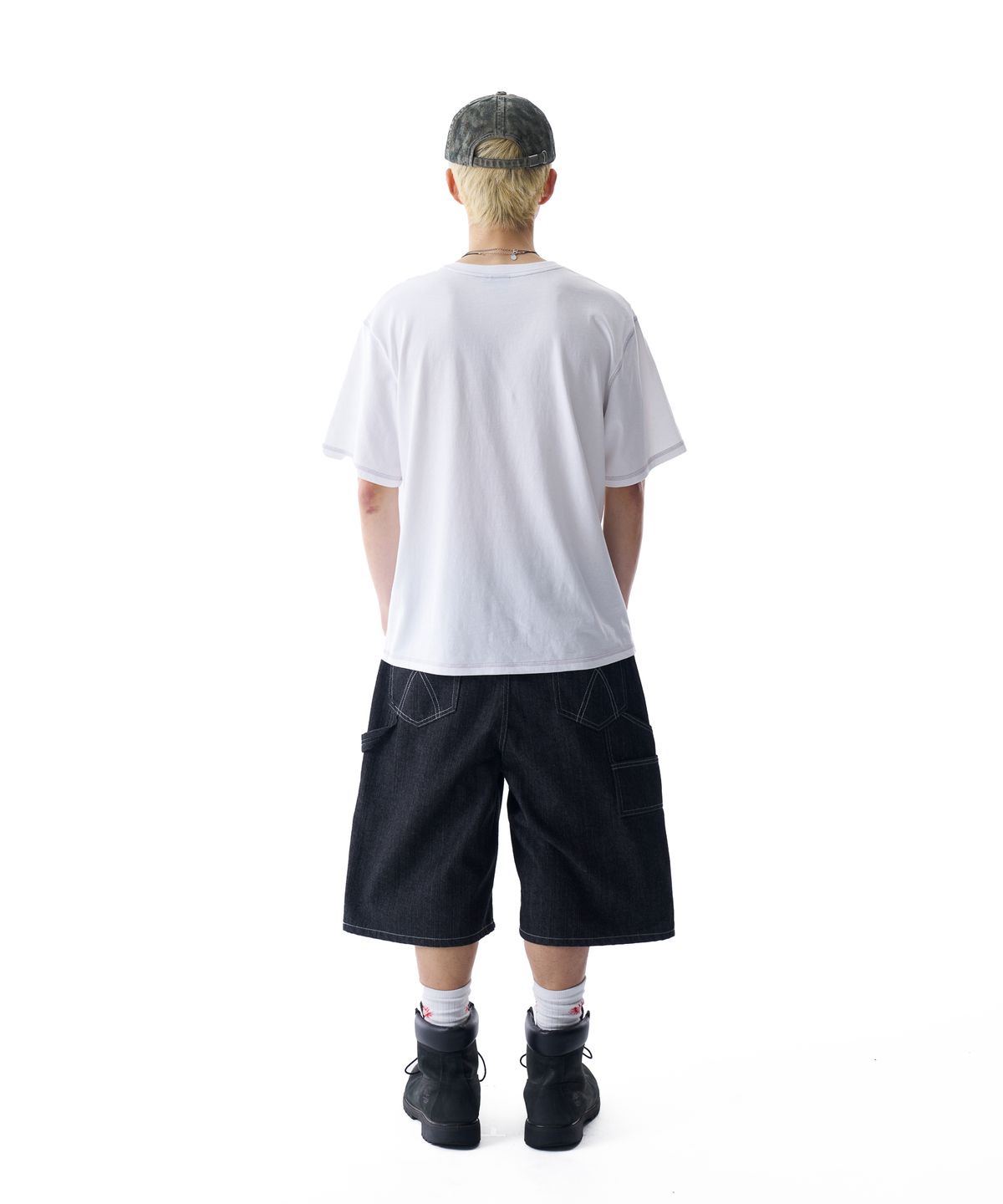 아캄(AAKAM) Studded Double Knee Bermuda Denim Pants (Black)