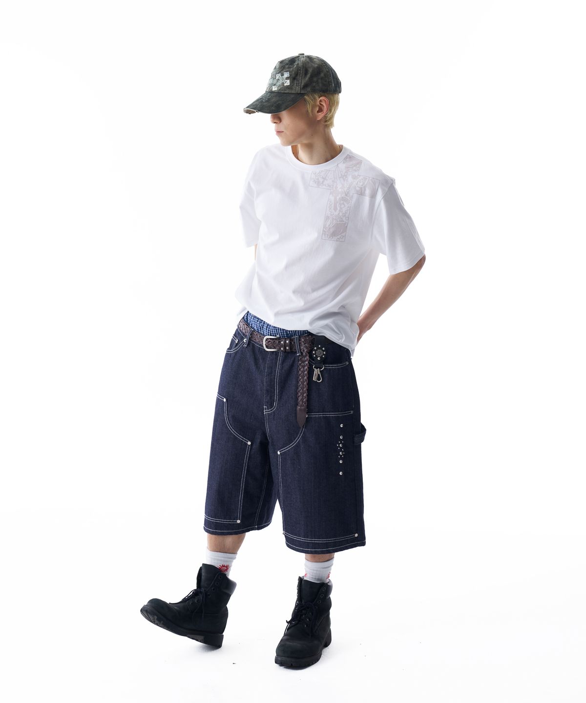 아캄(AAKAM) Studded Double Knee Bermuda Denim Pants (Dark Blue)