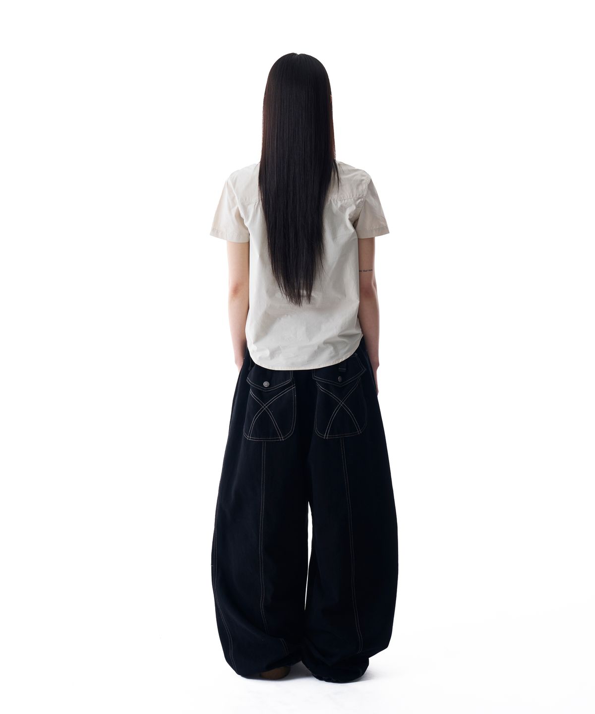 아캄(AAKAM) Knee Pin-tuck Studded Cotton Pants (Black)