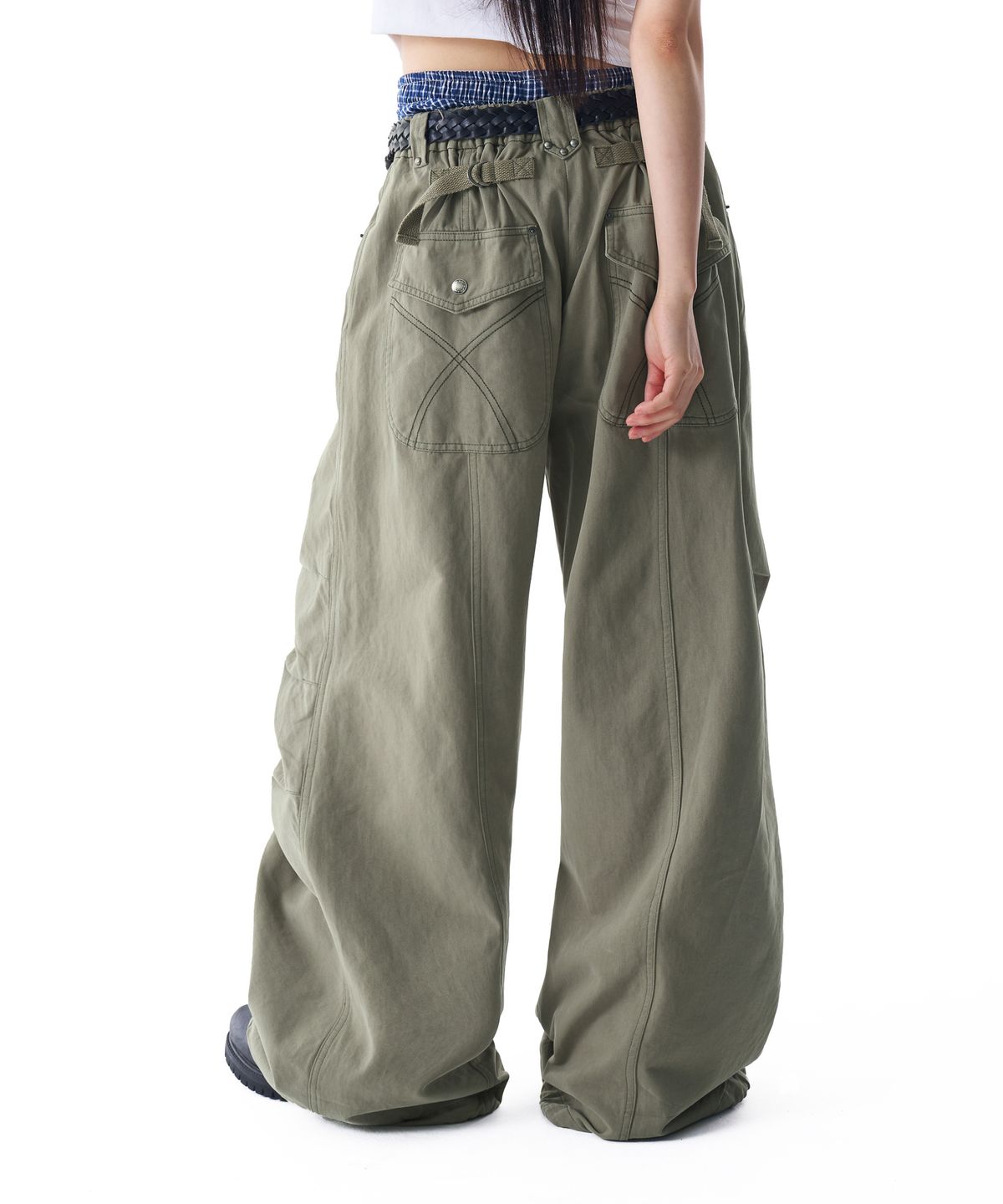 아캄(AAKAM) Knee Pin-tuck Studded Cotton Pants (Khaki)