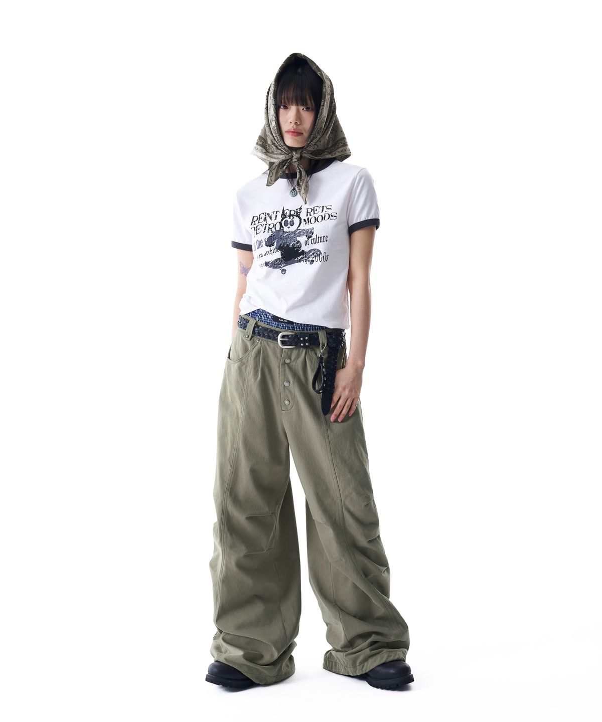 아캄(AAKAM) Knee Pin-tuck Studded Cotton Pants (Khaki)