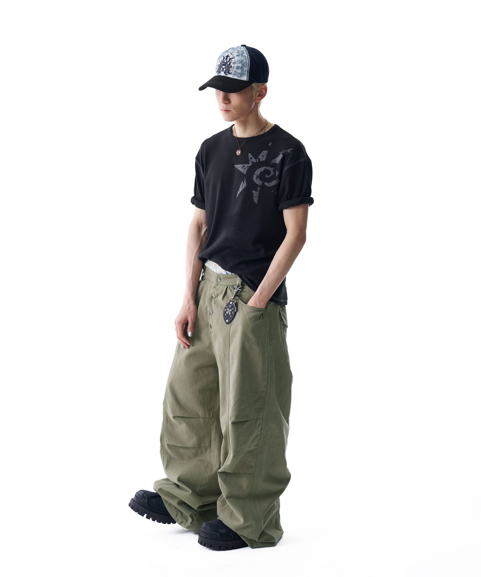 ★AAKAM★ Knee Pin-tuck Contrast Cargo Pants MUSINSA | AAKAM Knee Pin-tuck Contrast Cargo Pants (Black)