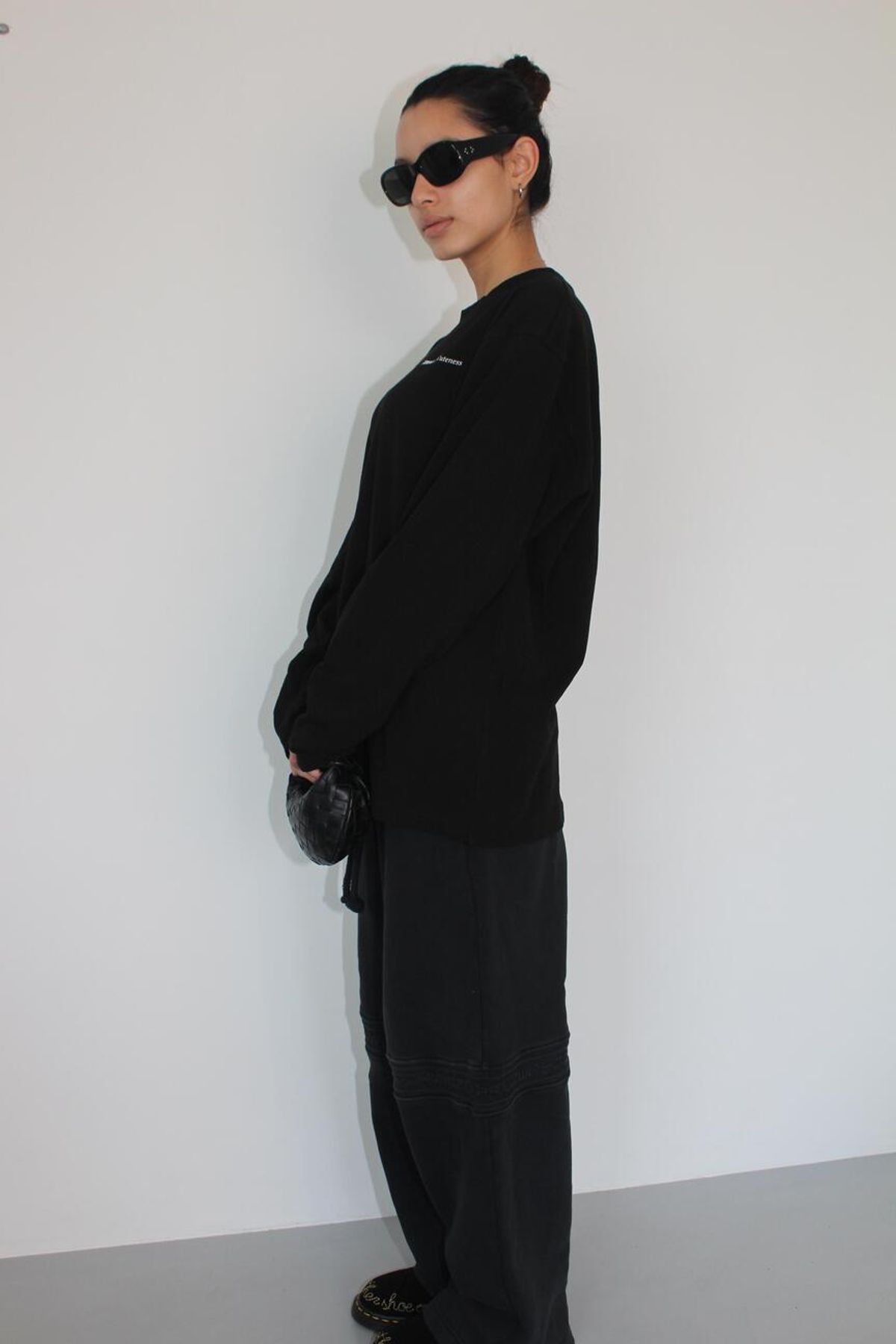 어텐즈(ATTENDS) Basic Long Sleeve Tee Shirt (Black)