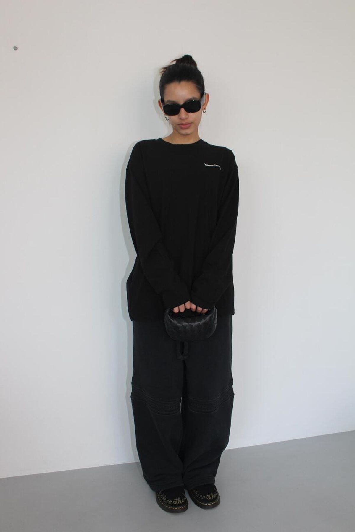 어텐즈(ATTENDS) Basic Long Sleeve Tee Shirt (Black)