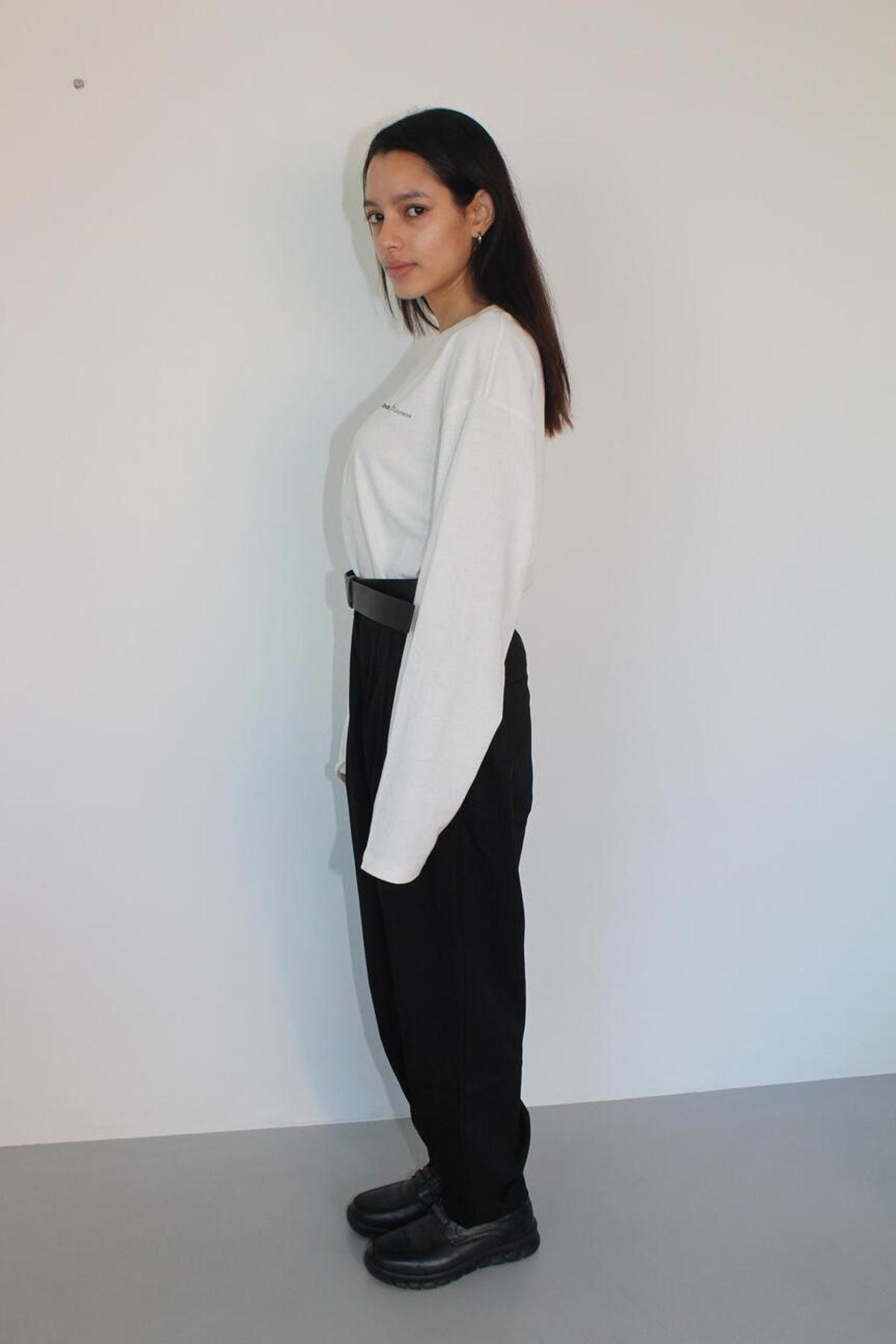 어텐즈(ATTENDS) Basic Long Sleeve Tee Shirt (White)