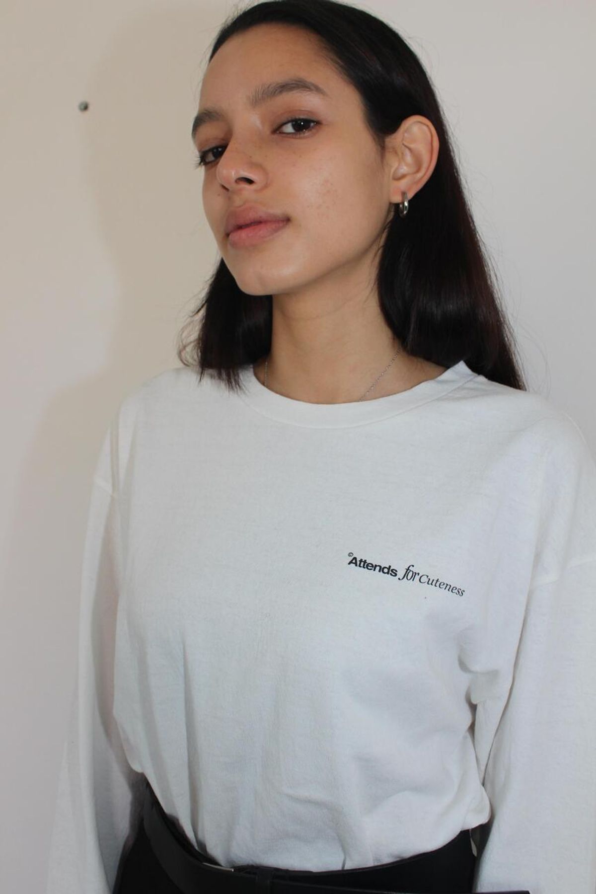 어텐즈(ATTENDS) Basic Long Sleeve Tee Shirt (White)