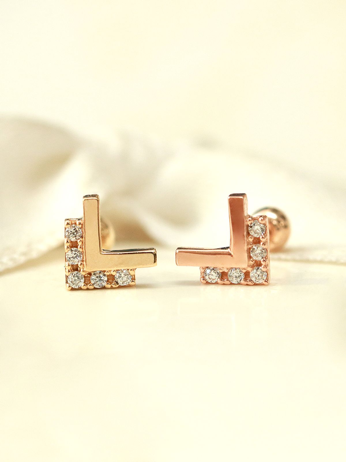 미니멀피어싱(MINIMALPIERCING) 14K 더블 브이 큐빅 피어싱 귀걸이