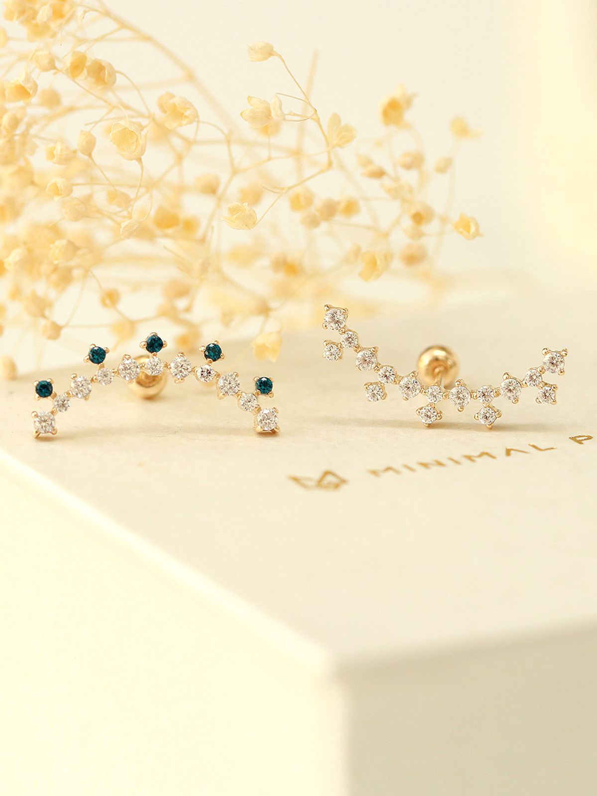 미니멀피어싱(MINIMALPIERCING) 14K 크라운 롱커브 큐빅 피어싱 귀걸이