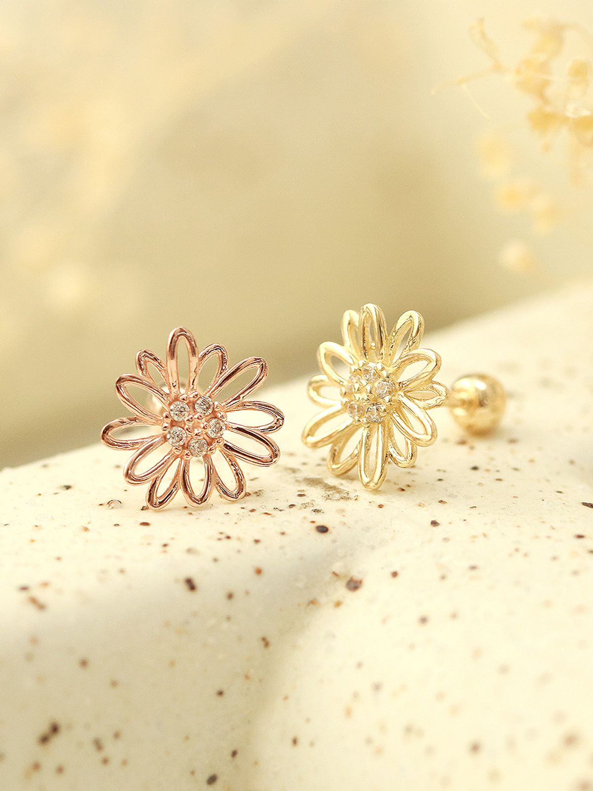 미니멀피어싱(MINIMALPIERCING) 14K 빅 데이지 피어싱 귀걸이