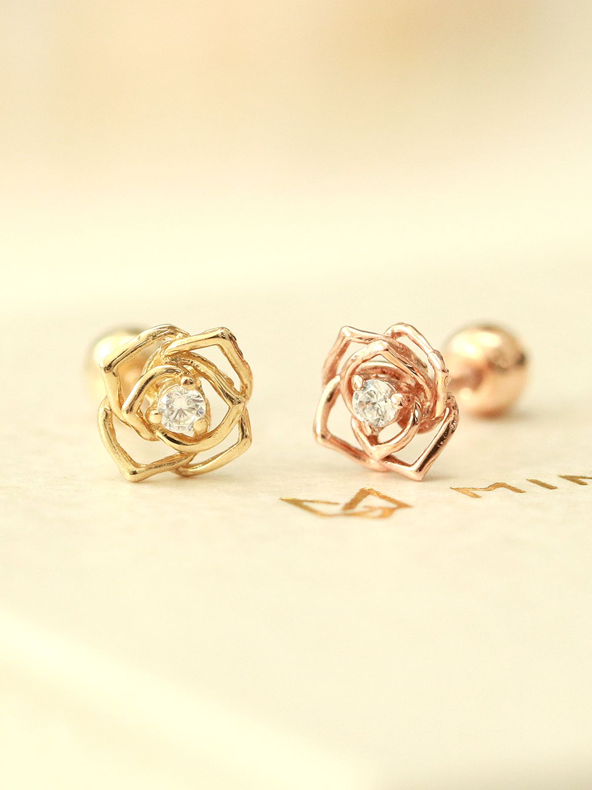 미니멀피어싱(MINIMALPIERCING) 14K 미니 큐빅 장미 피어싱 귀걸이