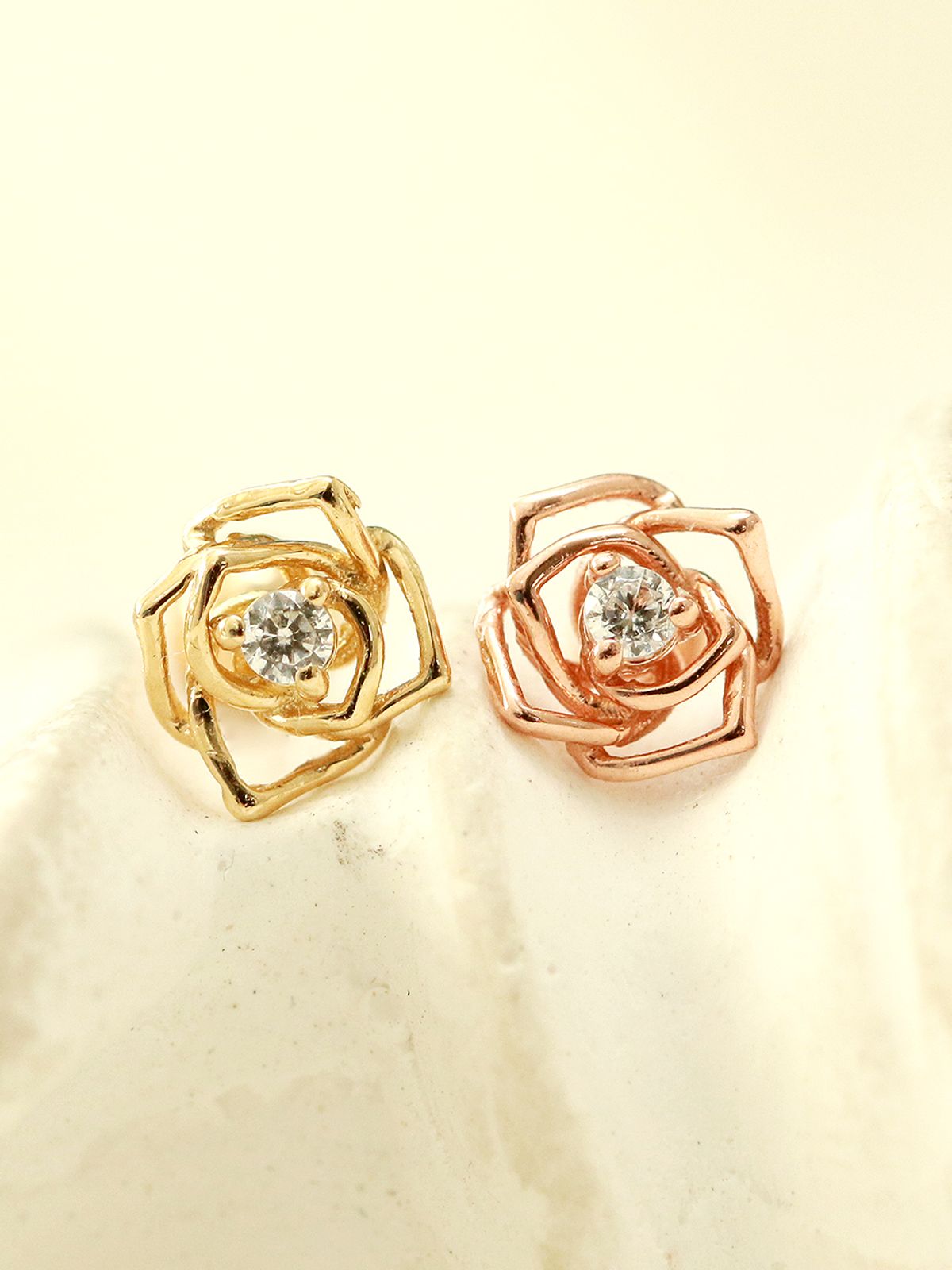 미니멀피어싱(MINIMALPIERCING) 14K 미니 큐빅 장미 피어싱 귀걸이