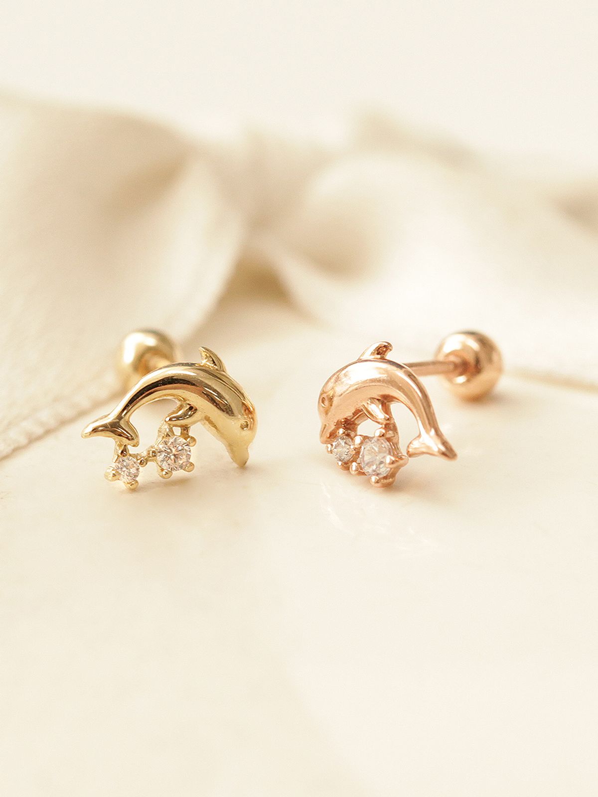 미니멀피어싱(MINIMALPIERCING) 14K 미니 큐빅 돌고래 피어싱 귀걸이
