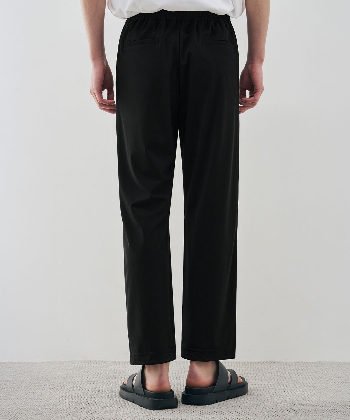 드로우핏(DRAW FIT) [패션플래닛X드로우핏] 쿨링 릴렉스드 테이퍼드 밴딩 팬츠 [BLACK]