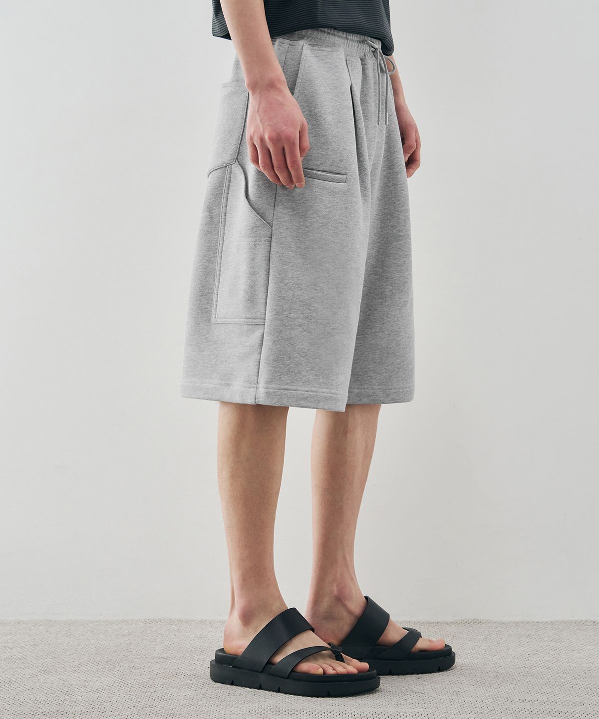 드로우핏(DRAW FIT) [DRAW FIT X DAILY ROOM] 로버스트 버뮤다 스웻 팬츠 [M.GREY]