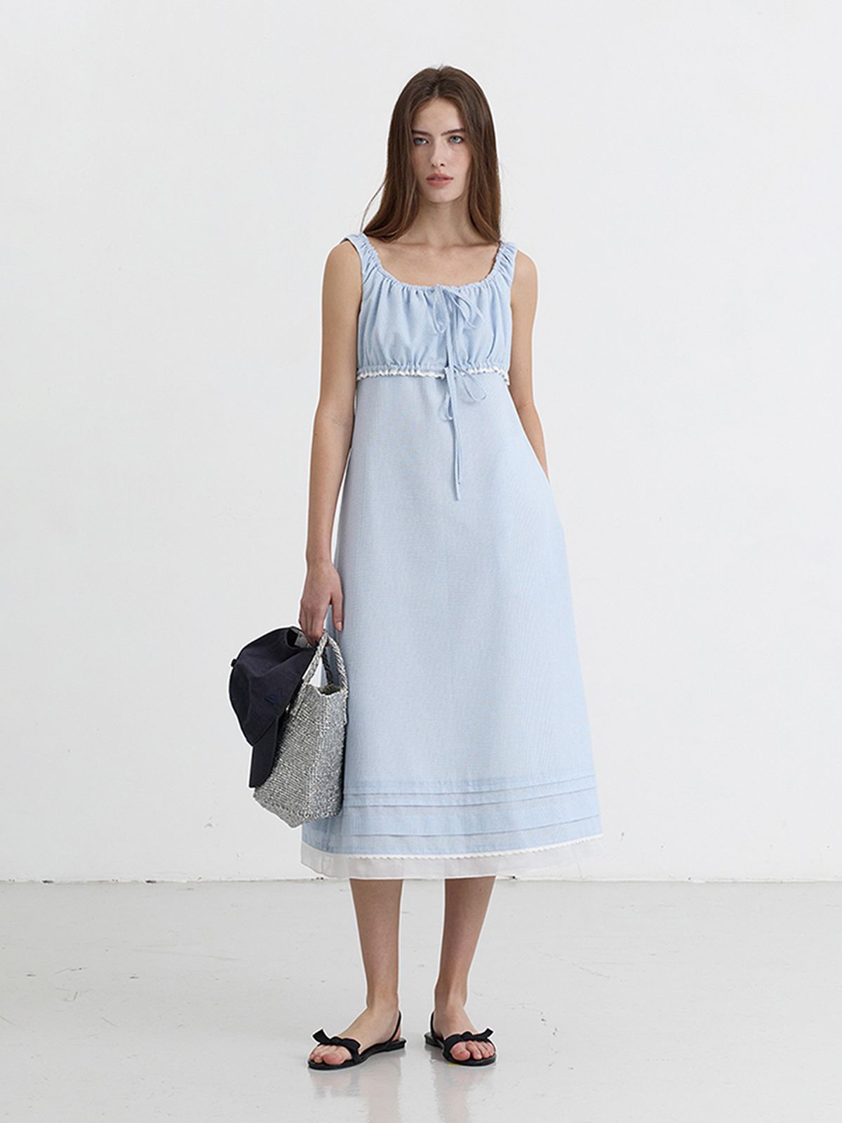 던스트(DUNST) SHIRRING RIBBONED SLEEVELESS DRESS_UDDR5B221_SOFT BLUE