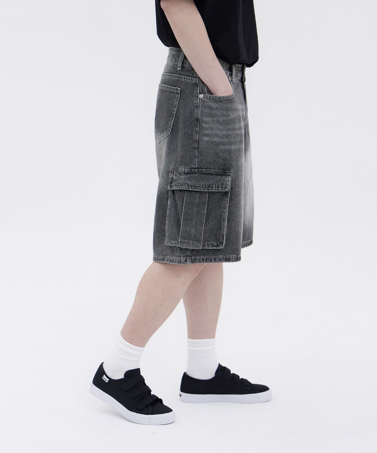아크시(ACSHI) 빈티지 스트릿 카고 오버핏 5부 데님 팬츠 유니섹스 (블랙)