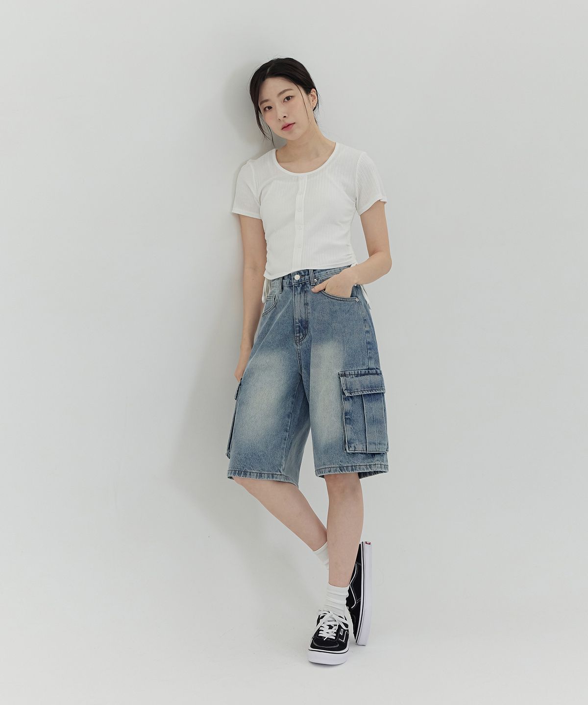 아크시(ACSHI) 빈티지 스트릿 카고 오버핏 5부 데님 팬츠 유니섹스 (라이트블루)