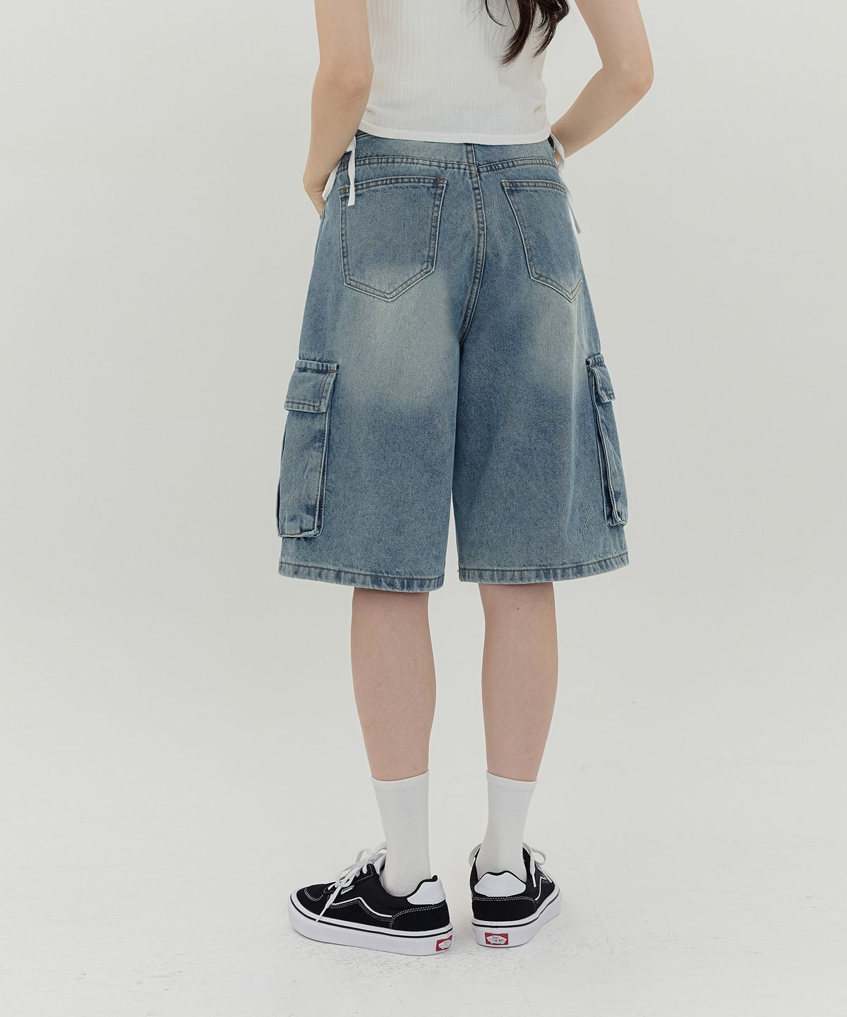 아크시(ACSHI) 빈티지 스트릿 카고 오버핏 5부 데님 팬츠 유니섹스 (라이트블루)