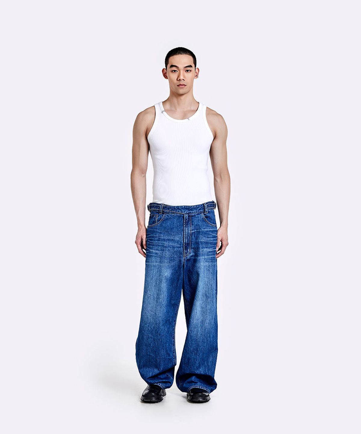51퍼센트(51PERCENT) Piercing sleeveless - White