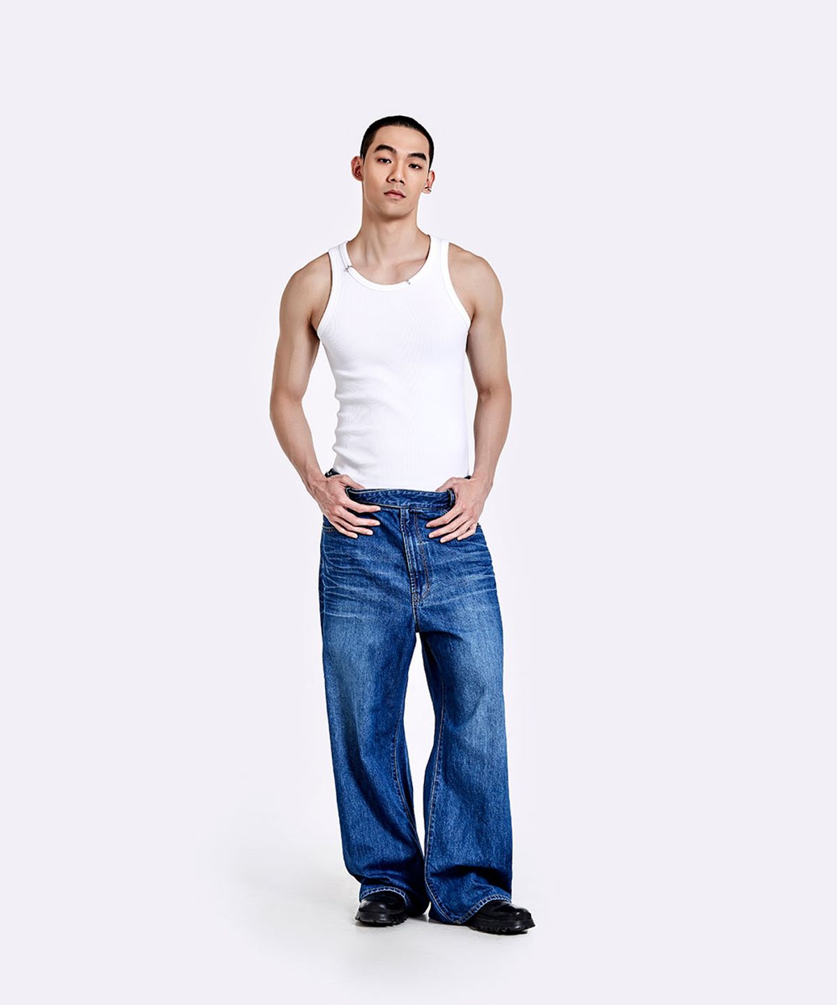 51퍼센트(51PERCENT) Piercing sleeveless - White