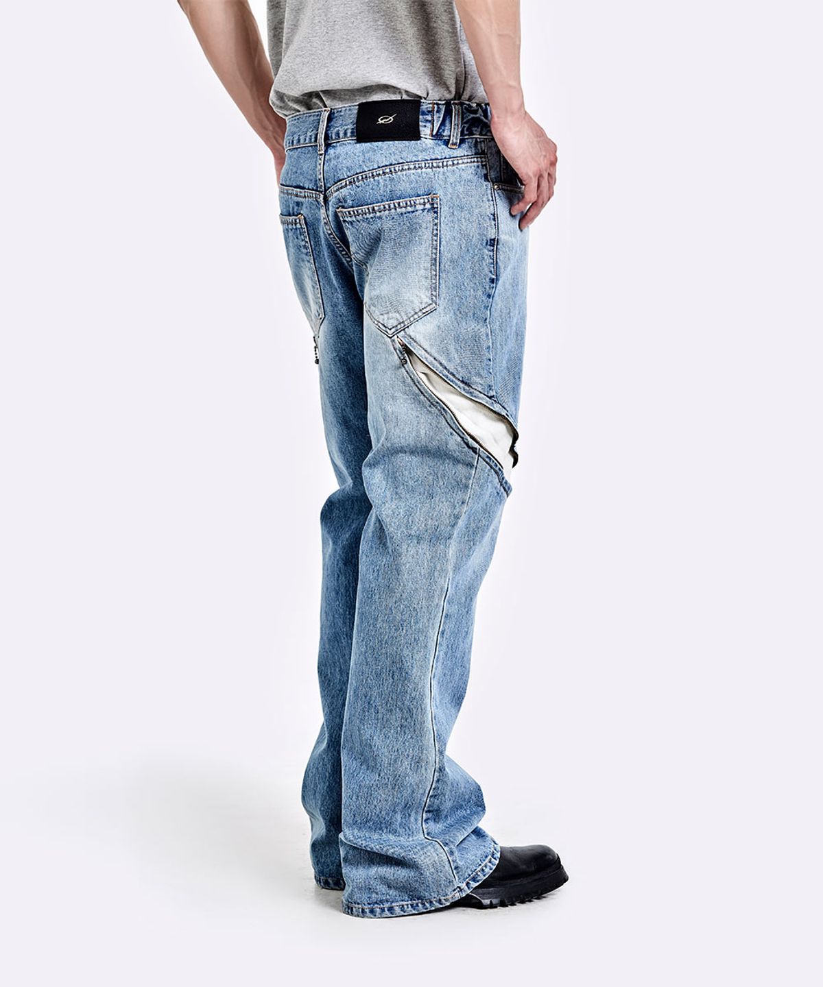 51퍼센트(51PERCENT) Devils denim pants - Light Blue