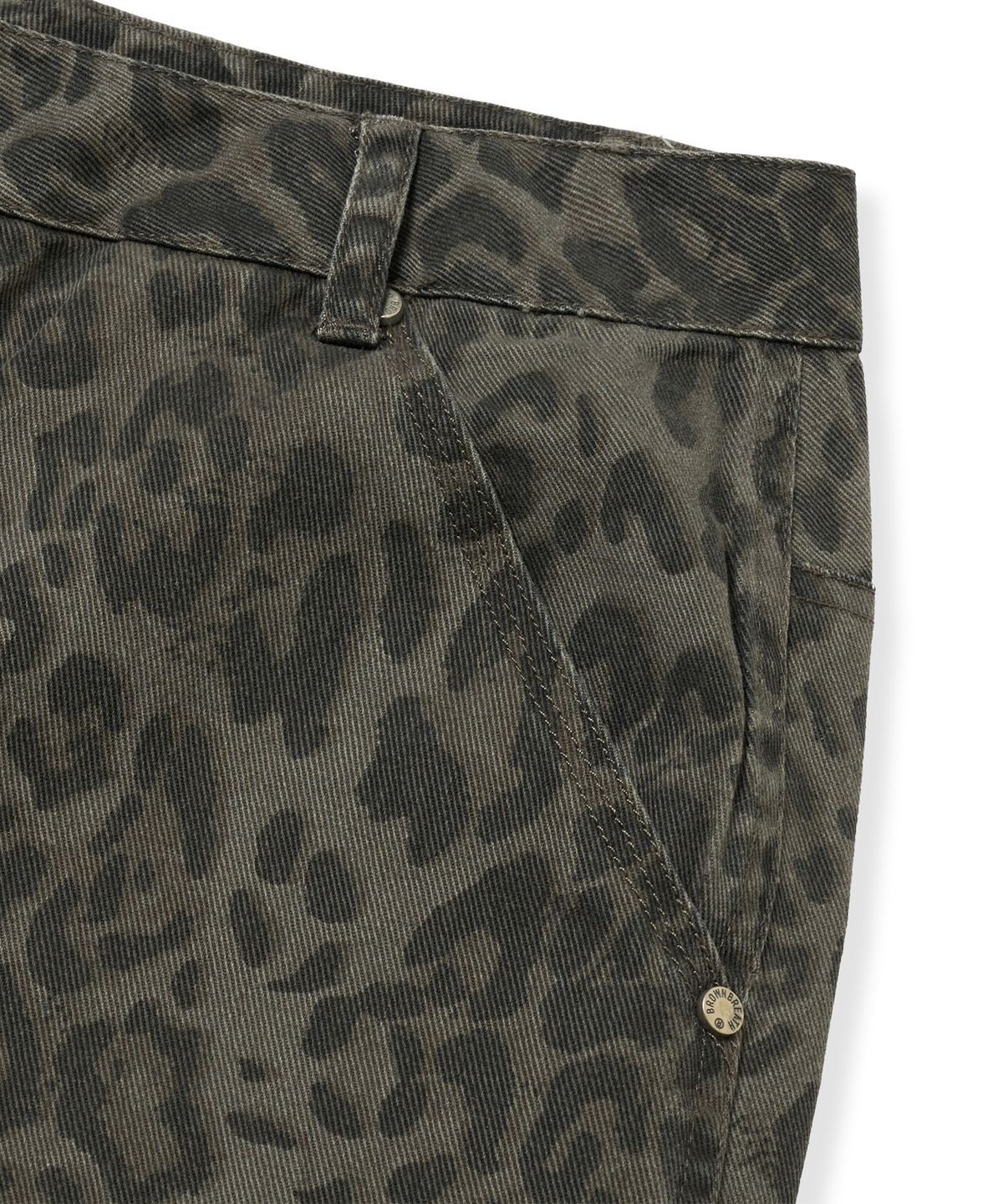 브라운브레스(BROWNBREATH) TAG LEOPARD BERMUDA SHORTS - BLACK