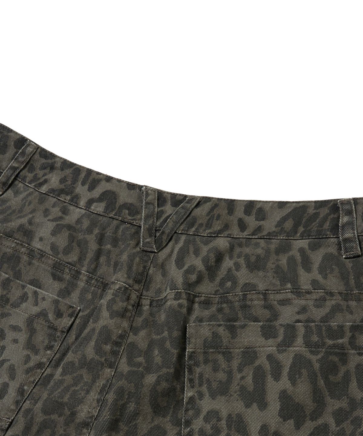 브라운브레스(BROWNBREATH) TAG LEOPARD BERMUDA SHORTS - BLACK
