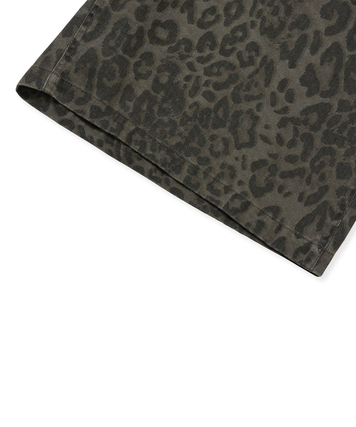 브라운브레스(BROWNBREATH) TAG LEOPARD BERMUDA SHORTS - BLACK