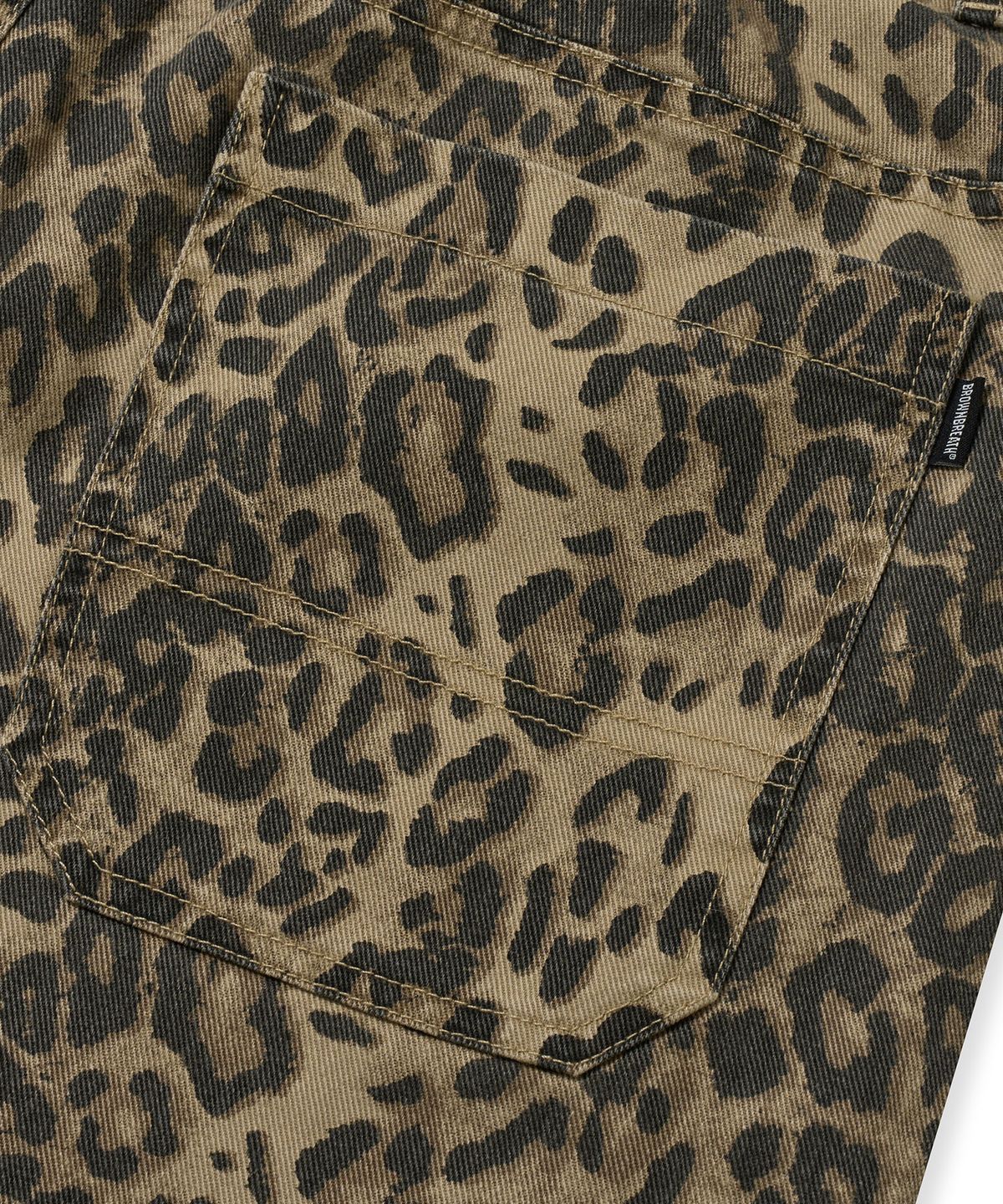 브라운브레스(BROWNBREATH) TAG LEOPARD BERMUDA SHORTS - BEIGE