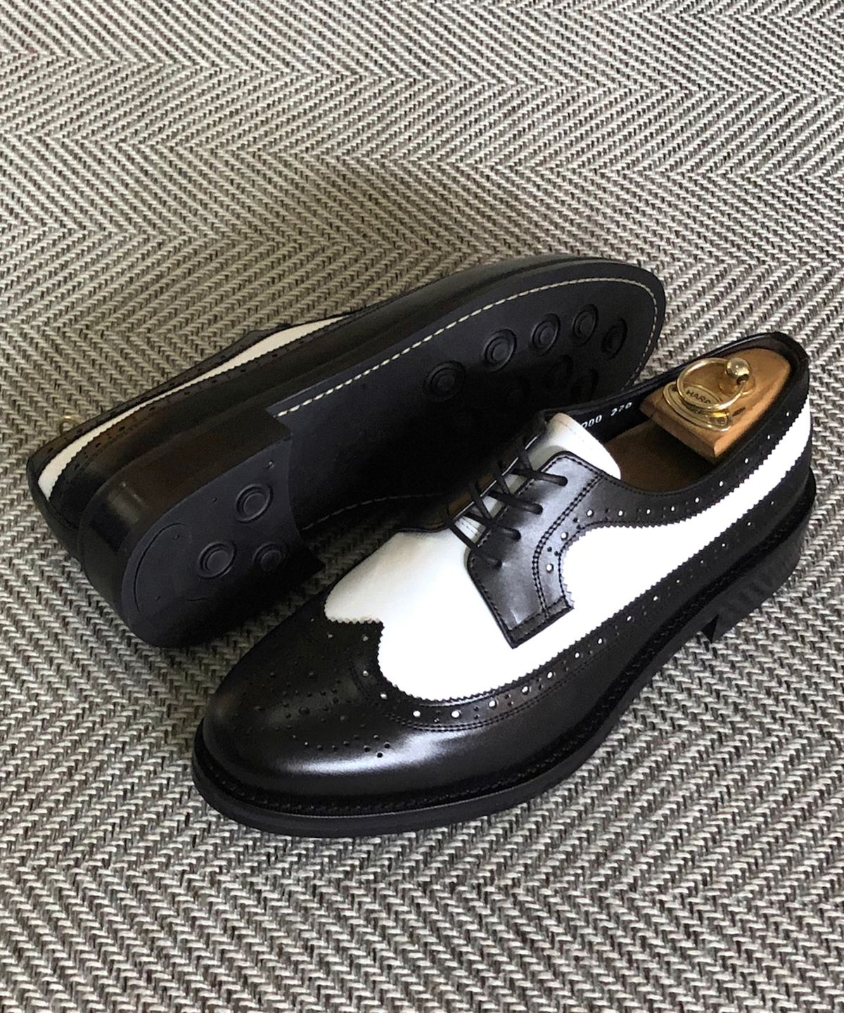 조앤슈(JOENSHOE) 휴만 블랙화이트 콤비 더비슈즈