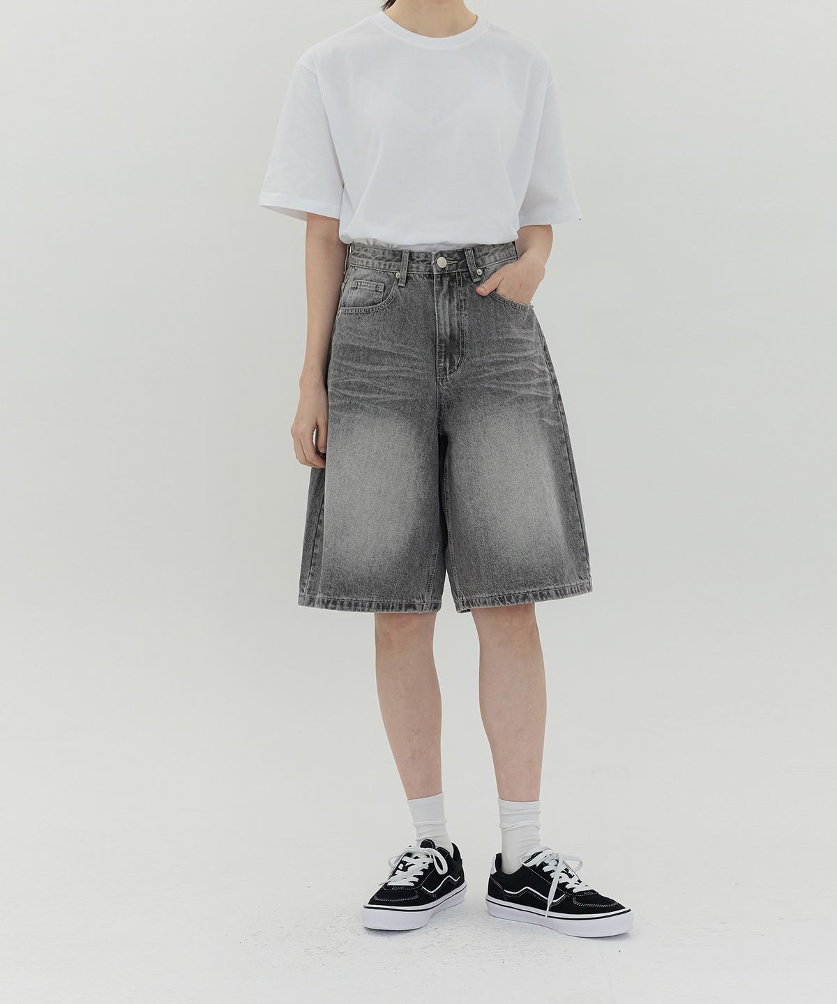 아크시(ACSHI) 빈티지 워싱 스트릿 오버핏 5부 데님 팬츠 유니섹스 (블랙)