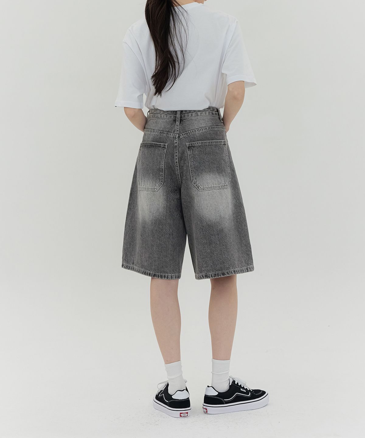 아크시(ACSHI) 빈티지 워싱 스트릿 오버핏 5부 데님 팬츠 유니섹스 (블랙)