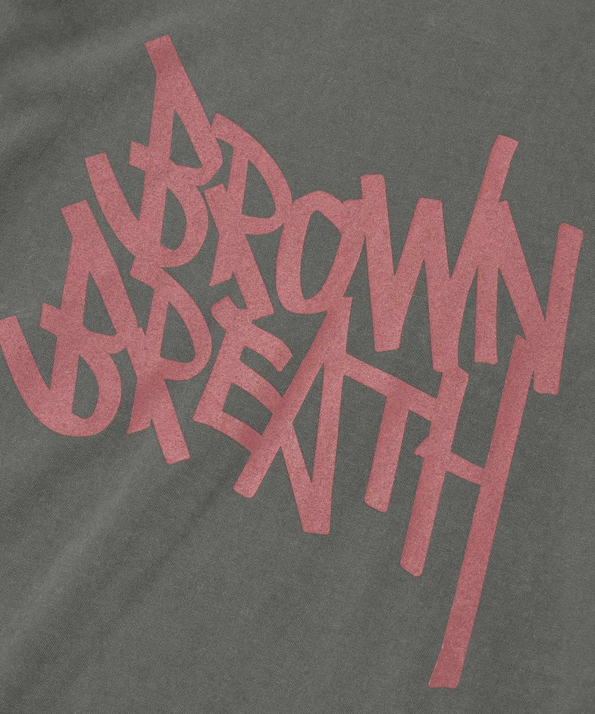 브라운브레스(BROWNBREATH) PIGMENT TAG TEE - CHARCOAL