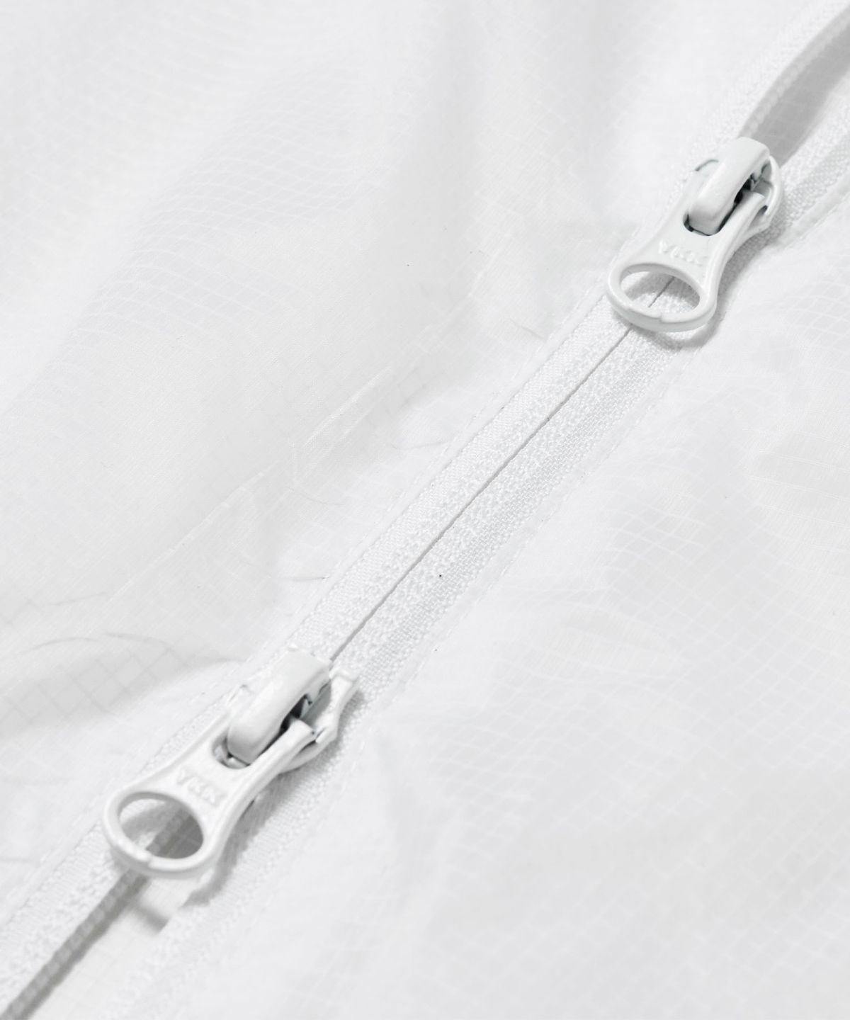 브라운브레스(BROWNBREATH) TAG LIGHT WINDBREAKER - WHITE