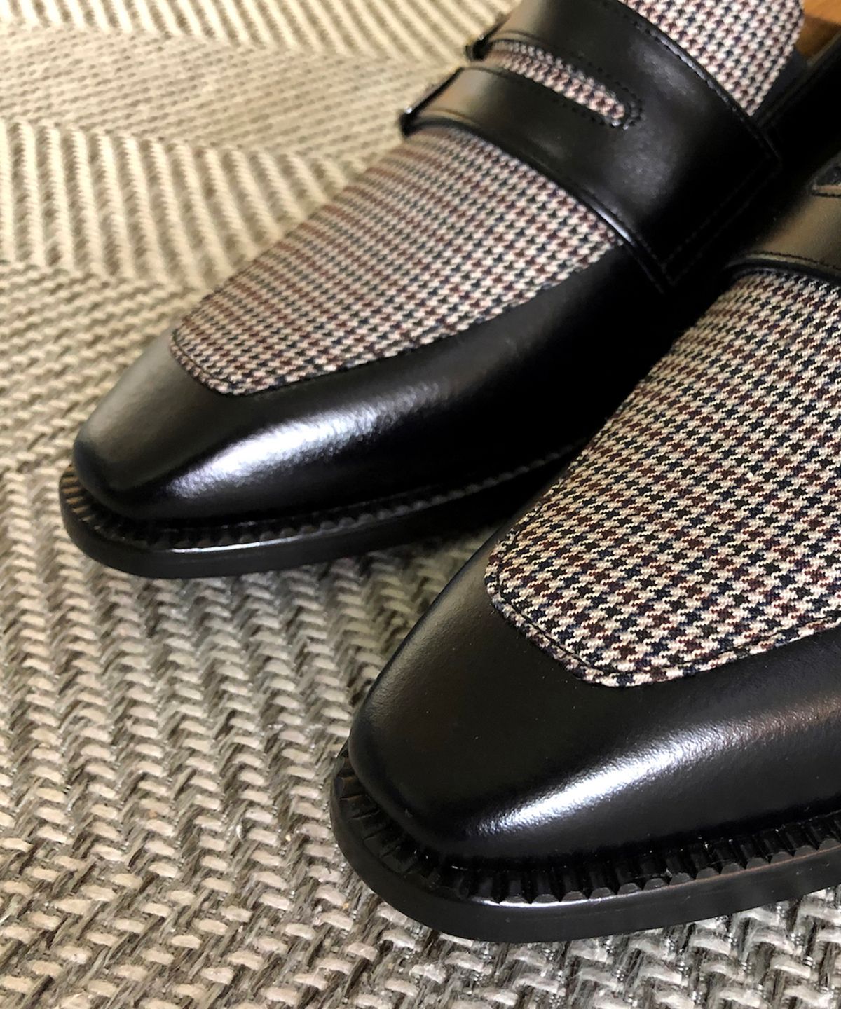 조앤슈(JOENSHOE) 스트링 모던체크 몽크스트랩 블랙
