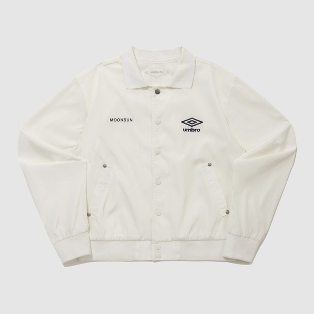 엄브로(UMBRO) [UMBRO X MOONSUN] 경량 앤썸 자켓 아이보리(UQ223CJK41)