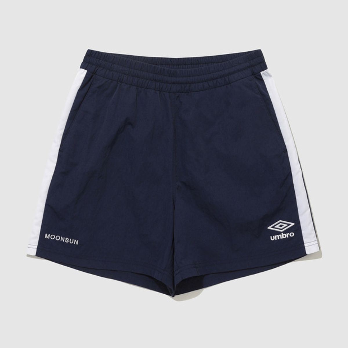 엄브로(UMBRO) [UMBRO X MOONSUN] 4부 우븐 쇼츠 네이비(UQ223CHP45)