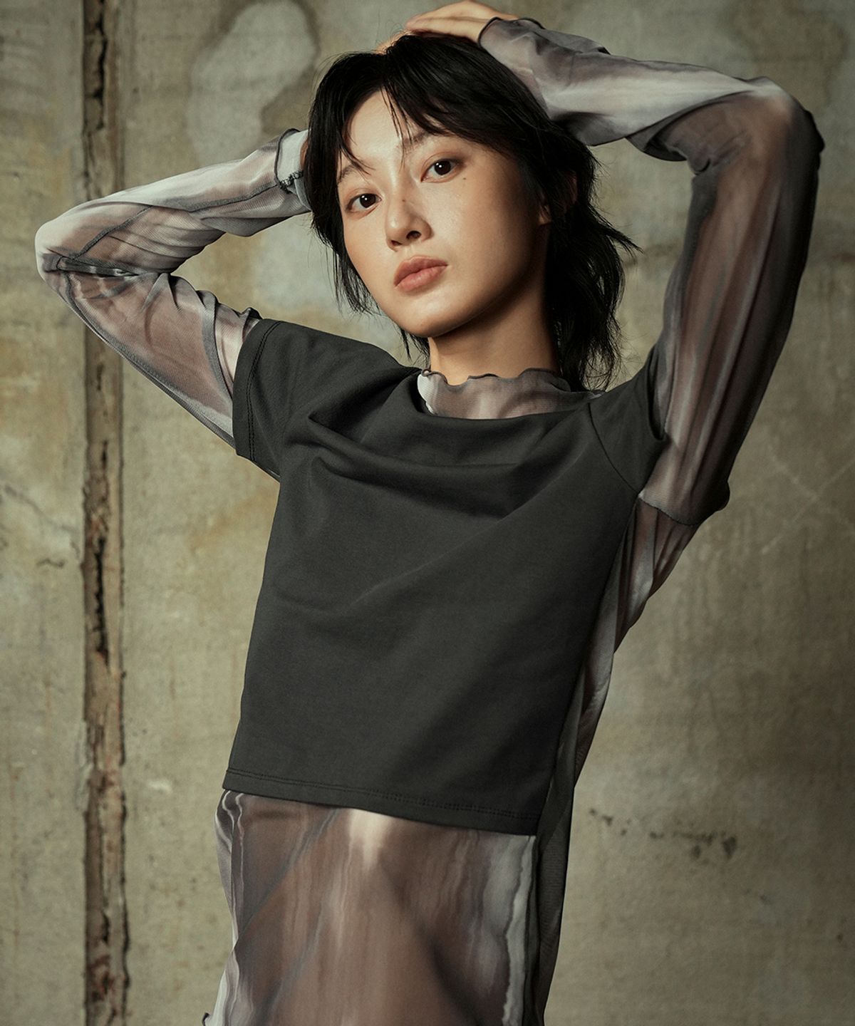 이예(YIYAE) Mesh layered T-shirt _ Black