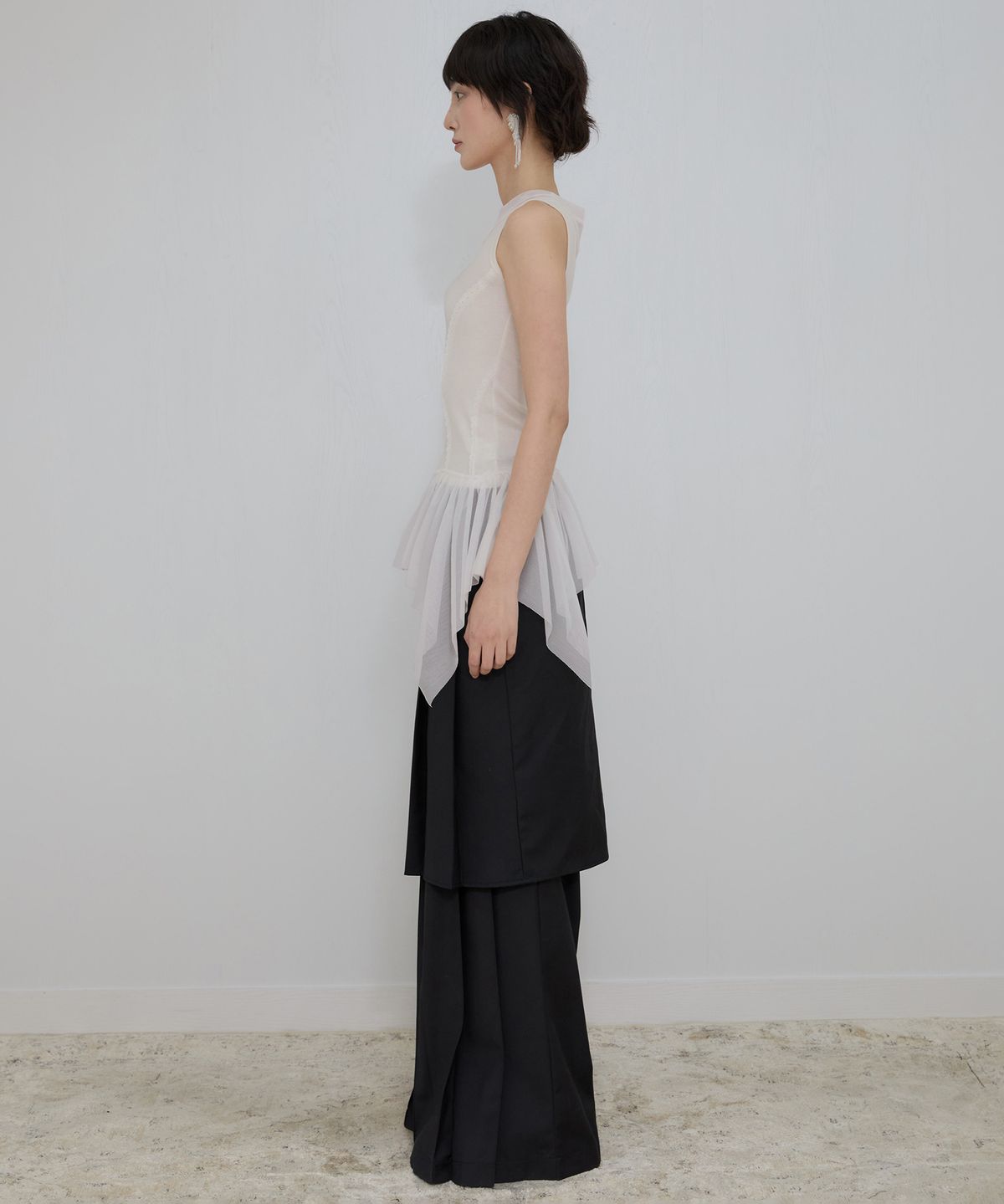 플레어업(FLAREUP) Layered Lace Frill Sleeveless (FL-157_Cream)