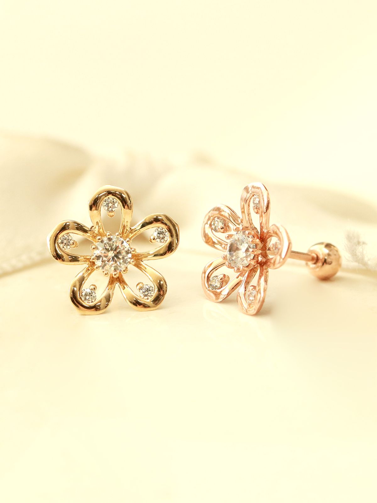 미니멀피어싱(MINIMALPIERCING) 14K 글로시 큐빅 플라워 피어싱 귀걸이