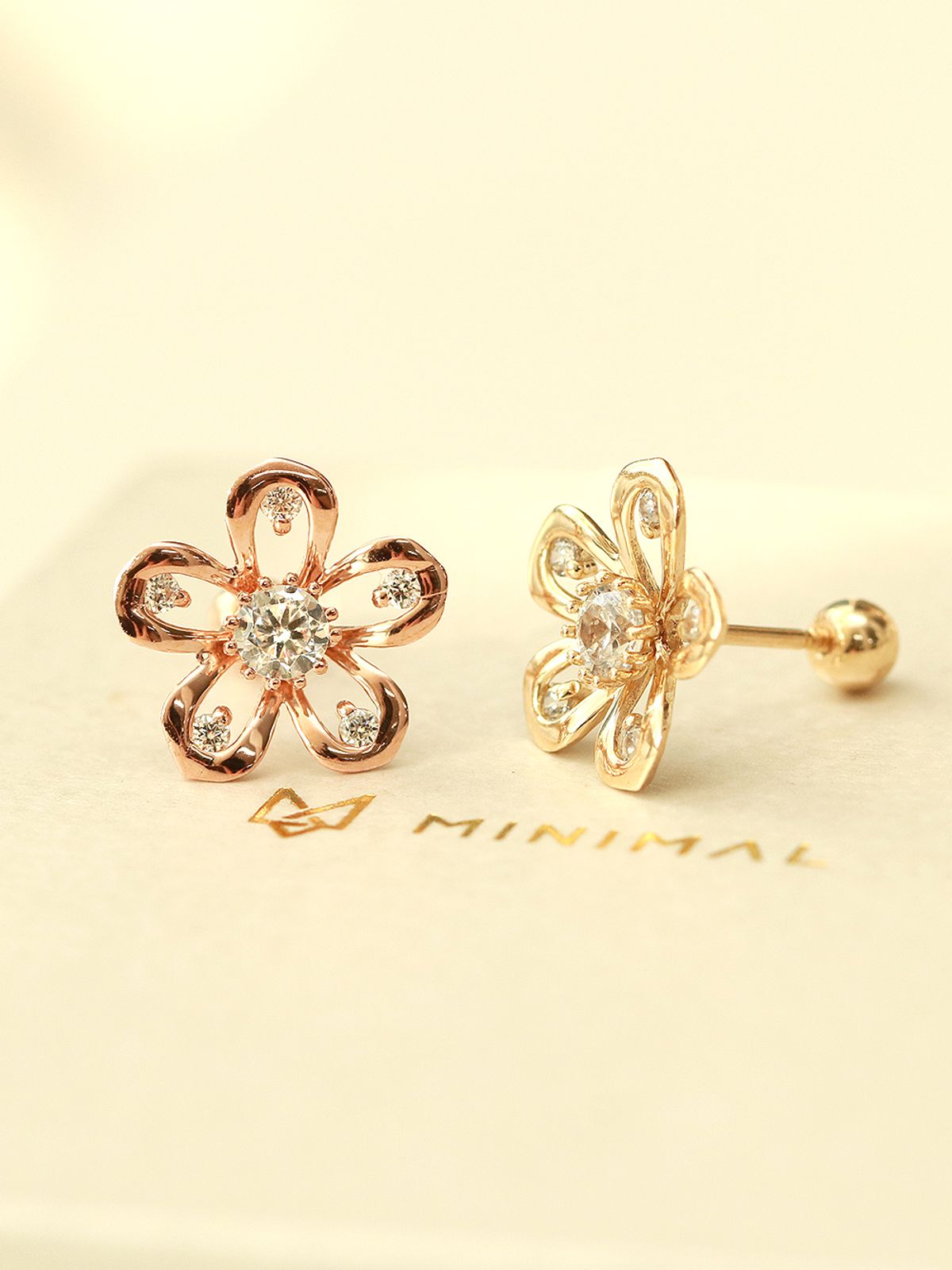 미니멀피어싱(MINIMALPIERCING) 14K 글로시 큐빅 플라워 피어싱 귀걸이