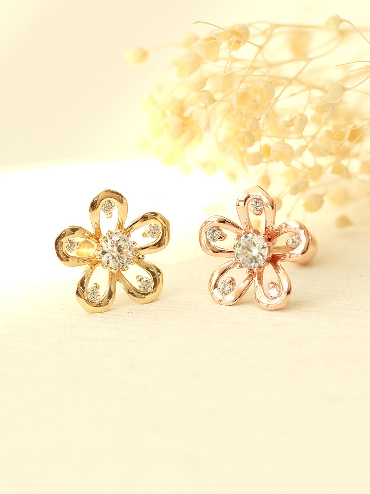 미니멀피어싱(MINIMALPIERCING) 14K 글로시 큐빅 플라워 피어싱 귀걸이