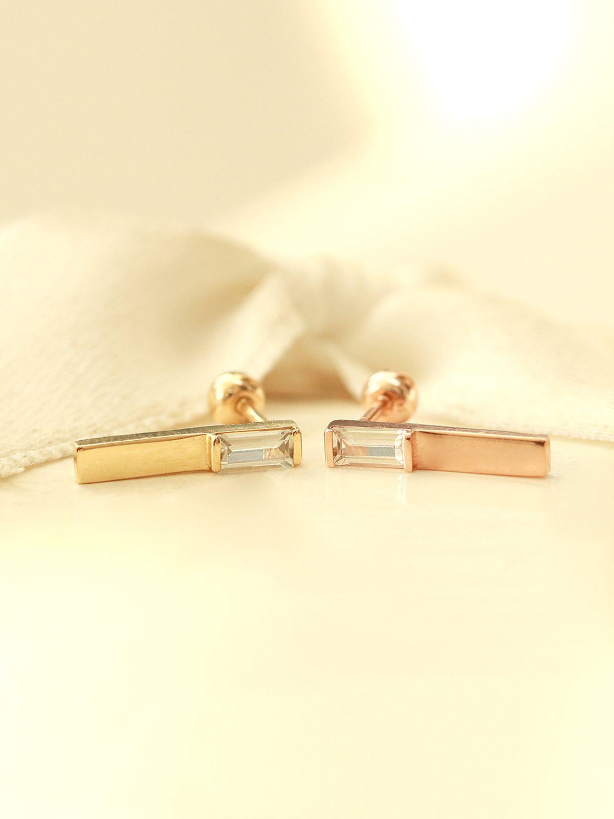 미니멀피어싱(MINIMALPIERCING) 14K 테파 큐빅 롱스틱 피어싱 귀걸이