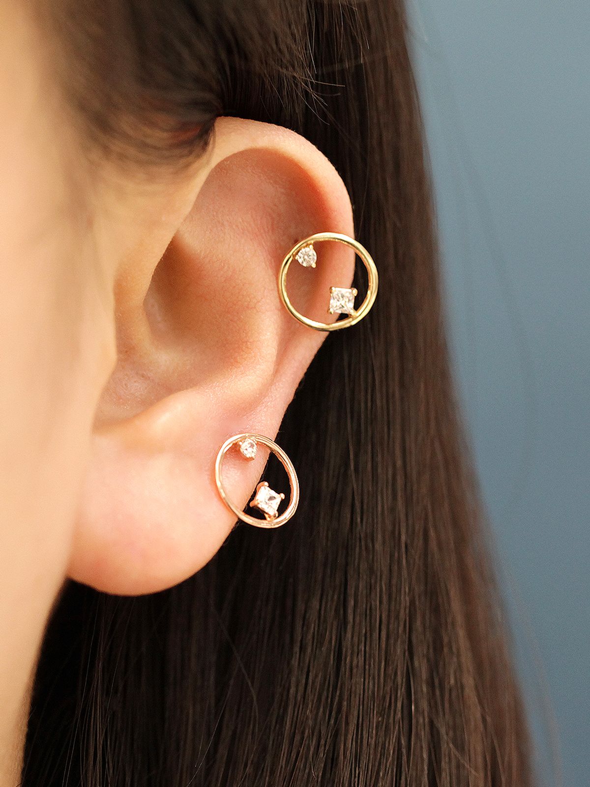 미니멀피어싱(MINIMALPIERCING) 14K 써클 사각 포인트 큐빅 피어싱 귀걸이