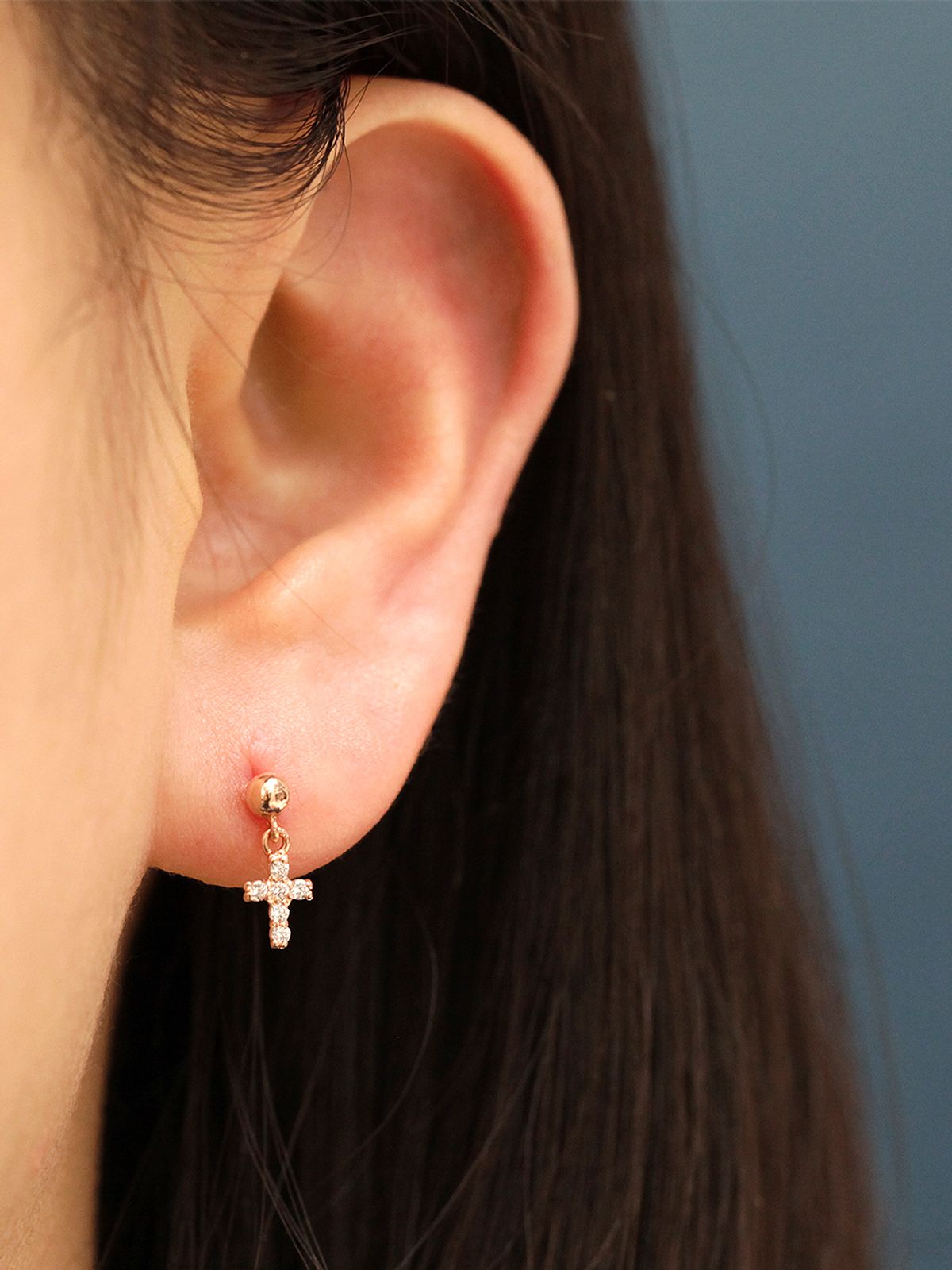 미니멀피어싱(MINIMALPIERCING) 14K 볼 큐빅 십자가 드롭 피어싱 귀걸이