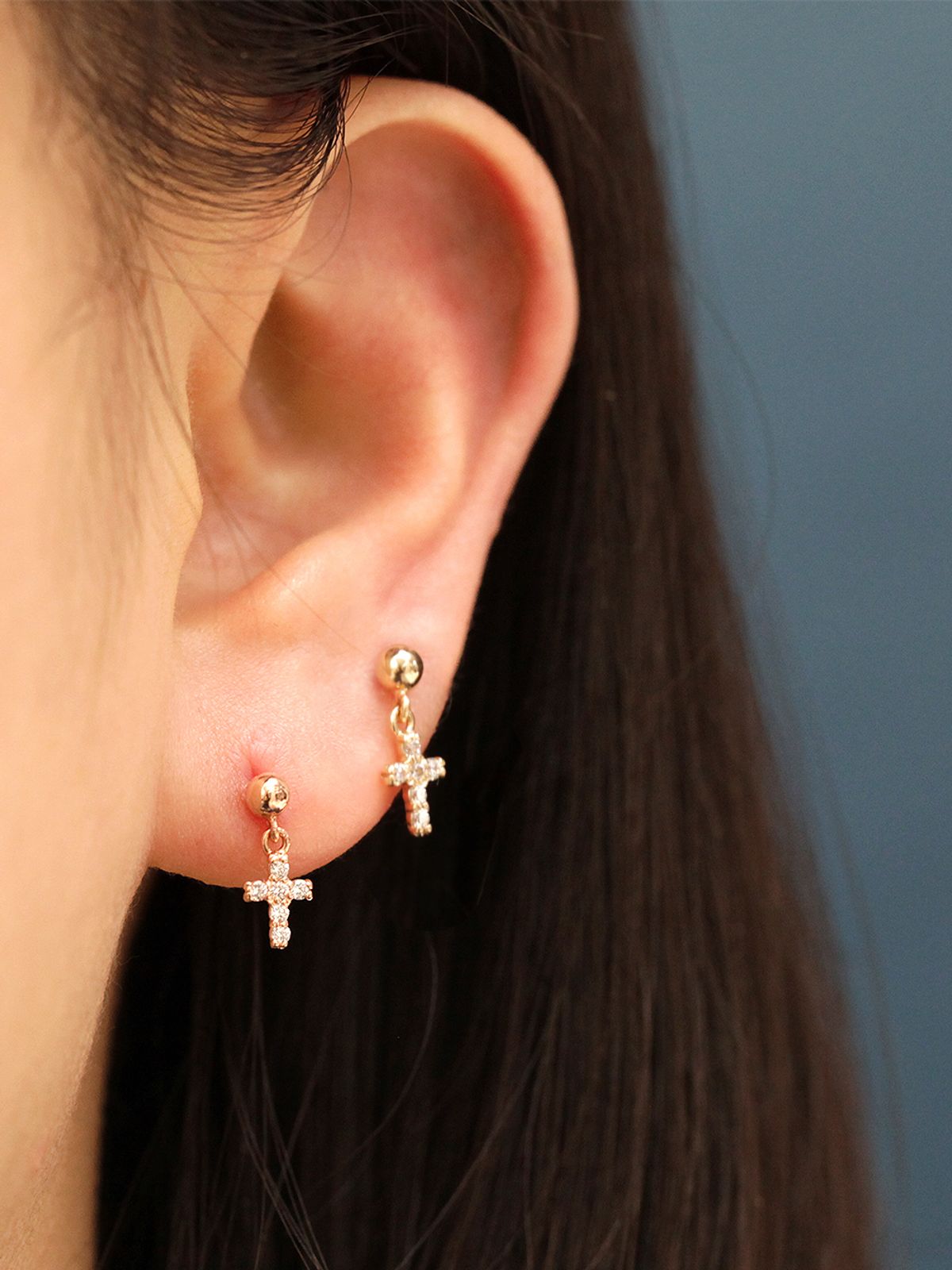 미니멀피어싱(MINIMALPIERCING) 14K 볼 큐빅 십자가 드롭 피어싱 귀걸이