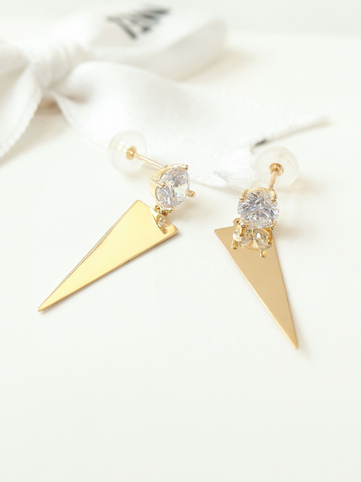 미니멀피어싱(MINIMALPIERCING) 14K 삼각 큐빅 드롭 피어싱 귀걸이
