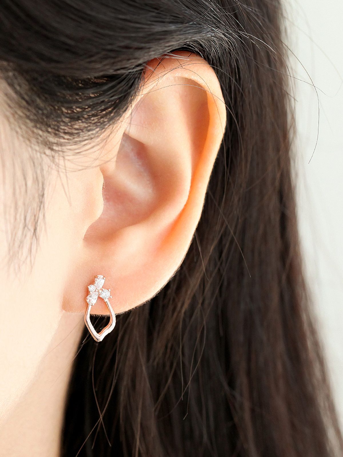 미니멀피어싱(MINIMALPIERCING) 14K 꽃잎 드롭 피어싱 귀걸이