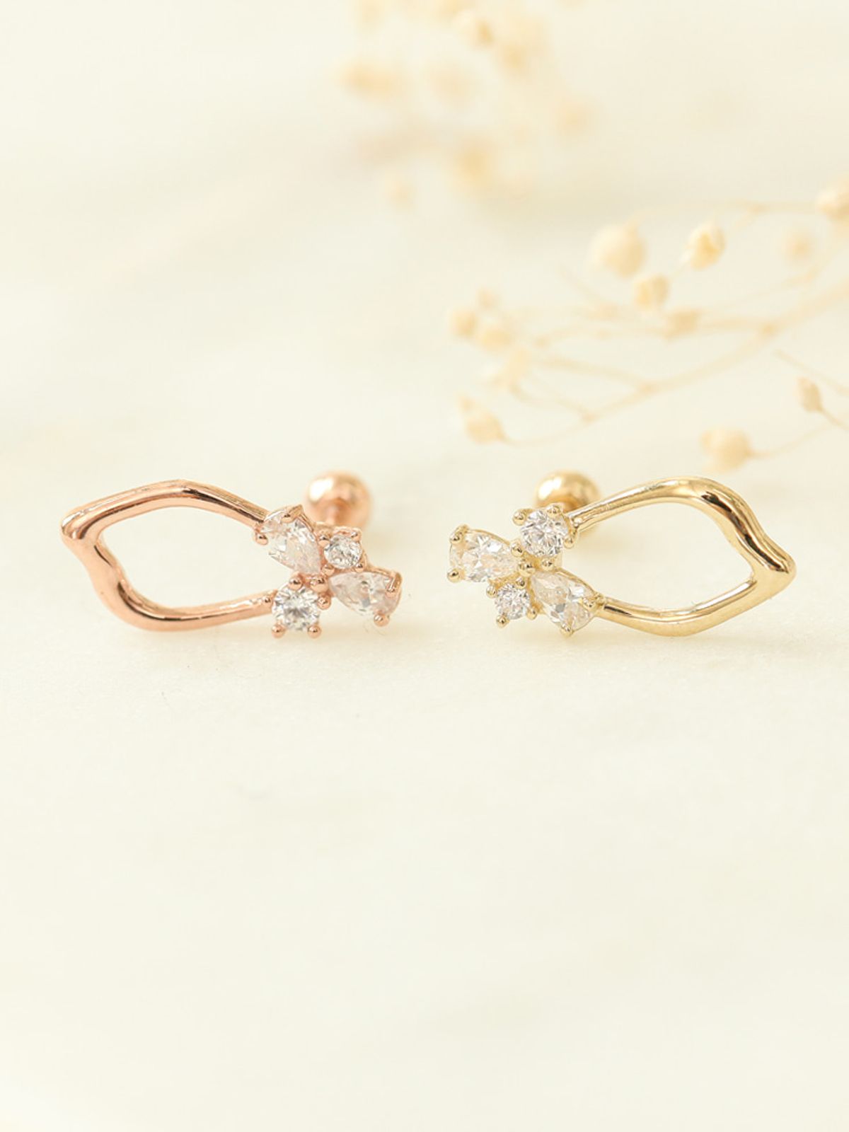 미니멀피어싱(MINIMALPIERCING) 14K 꽃잎 드롭 피어싱 귀걸이