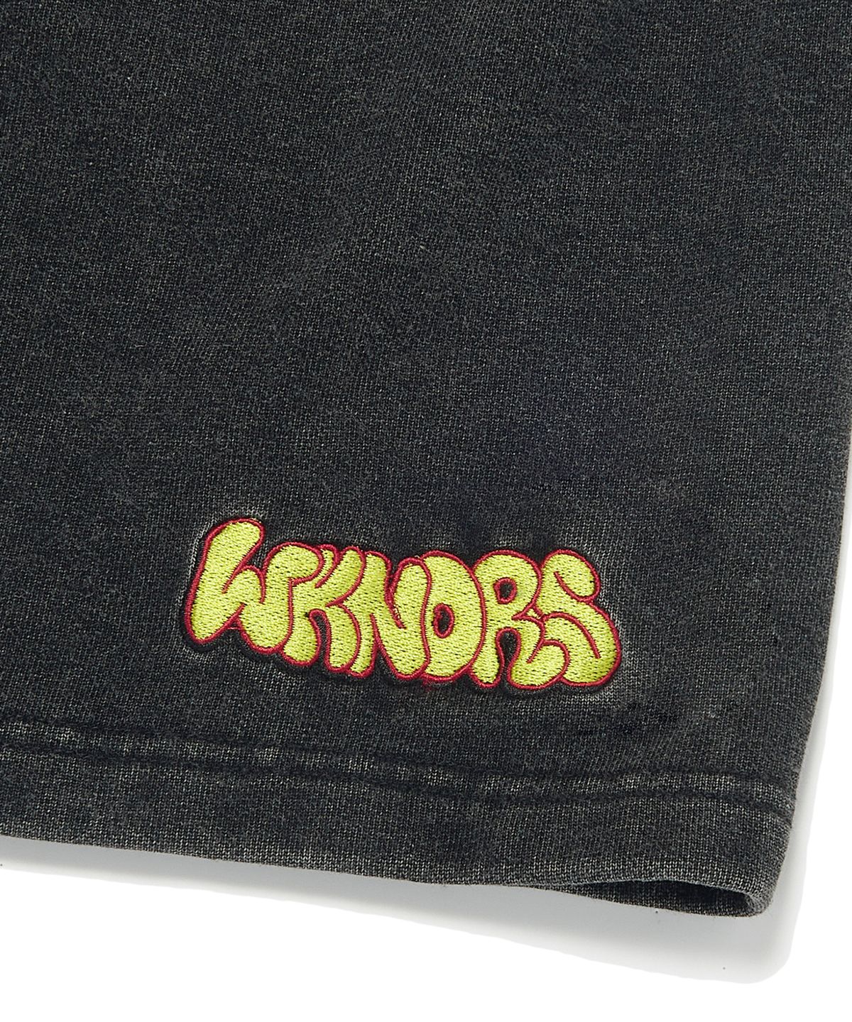 위캔더스(WKNDRS) LOGO SWEAT SHORTS (D.BLACK)